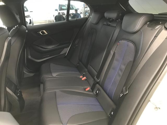 １シリーズ １１８ｄ　Ｍスポーツ　純正１０．２５ＨＤＤナビ　ＵＳＢ　ＢＴ　アップルカープレイ　衝突軽減ブレーキ　追従クルコン　車線逸脱　ブラインドスポット　前後ドラレコ　バックカメラ　パワーシート　ハーフレザーシート　パワーバックドア（17枚目）