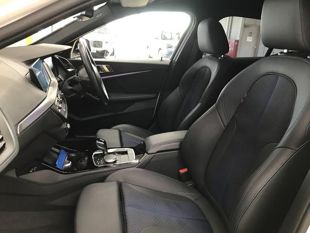１シリーズ １１８ｄ　Ｍスポーツ　純正１０．２５ＨＤＤナビ　ＵＳＢ　ＢＴ　アップルカープレイ　衝突軽減ブレーキ　追従クルコン　車線逸脱　ブラインドスポット　前後ドラレコ　バックカメラ　パワーシート　ハーフレザーシート　パワーバックドア（19枚目）