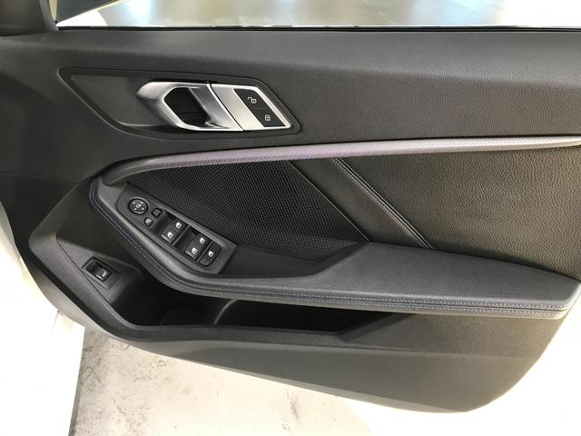 １シリーズ １１８ｄ　Ｍスポーツ　純正１０．２５ＨＤＤナビ　ＵＳＢ　ＢＴ　アップルカープレイ　衝突軽減ブレーキ　追従クルコン　車線逸脱　ブラインドスポット　前後ドラレコ　バックカメラ　パワーシート　ハーフレザーシート　パワーバックドア（41枚目）
