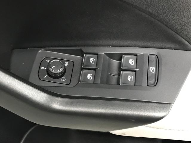 T-クロス TSI スタイル ワンオーナー 9.2インチSSDナビ アップルカープレイ アンドロイドオート 追従クルコン シートヒーター 前後ソナー 置くだけ充電 ハーフレザーシート beatsサウンドシステム(40枚目)