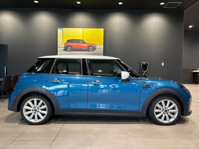 MINI クーパー エッセンシャル・トリム MINI正規ディーラー認定中古車 2年間走行距離無制限保証 5ドア DCT 禁煙車 ワンオーナー(7枚目)