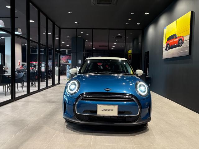 MINI クーパー エッセンシャル・トリム MINI正規ディーラー認定中古車 2年間走行距離無制限保証 5ドア DCT 禁煙車 ワンオーナー(10枚目)