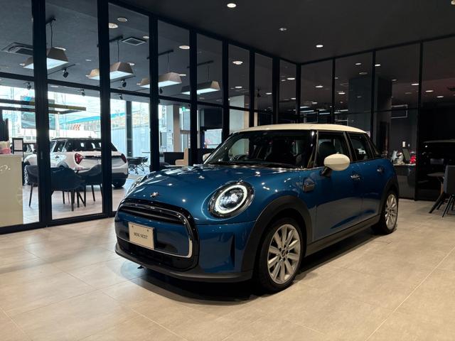 MINI クーパー エッセンシャル・トリム MINI正規ディーラー認定中古車 2年間走行距離無制限保証 5ドア DCT 禁煙車 ワンオーナー(11枚目)