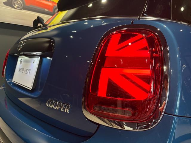 MINI クーパー エッセンシャル・トリム MINI正規ディーラー認定中古車 2年間走行距離無制限保証 5ドア DCT 禁煙車 ワンオーナー(16枚目)