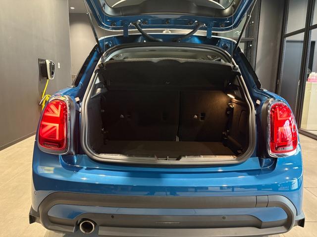 MINI クーパー エッセンシャル・トリム MINI正規ディーラー認定中古車 2年間走行距離無制限保証 5ドア DCT 禁煙車 ワンオーナー(19枚目)