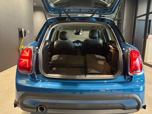 MINI クーパー エッセンシャル・トリム MINI正規ディーラー認定中古車 2年間走行距離無制限保証 5ドア DCT 禁煙車 ワンオーナー(21枚目)