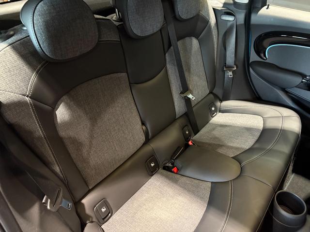 MINI クーパー エッセンシャル・トリム MINI正規ディーラー認定中古車 2年間走行距離無制限保証 5ドア DCT 禁煙車 ワンオーナー(27枚目)