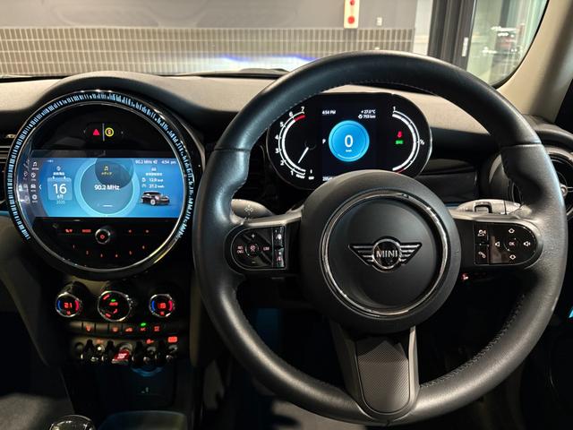 MINI クーパー エッセンシャル・トリム MINI正規ディーラー認定中古車 2年間走行距離無制限保証 5ドア DCT 禁煙車 ワンオーナー(29枚目)