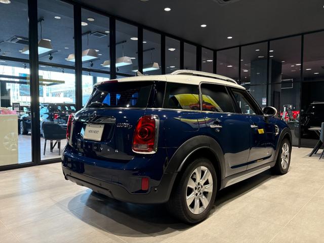 ＭＩＮＩ クーパーＤ　クロスオーバー　オール４　４ＷＤ　ＭＩＮＩ正規ディーラー認定中古車　２年間走行距離無制限保証（4枚目）