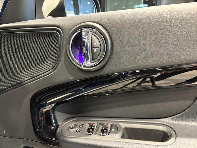 ＭＩＮＩ クーパーＤ　クロスオーバー　オール４　４ＷＤ　ＭＩＮＩ正規ディーラー認定中古車　２年間走行距離無制限保証（22枚目）