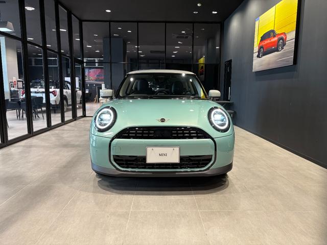 MINI クーパーC クラシック・トリム MINI正規ディーラー認定中古車 2年間走行距離無制限保証 3ドア DCT(10枚目)