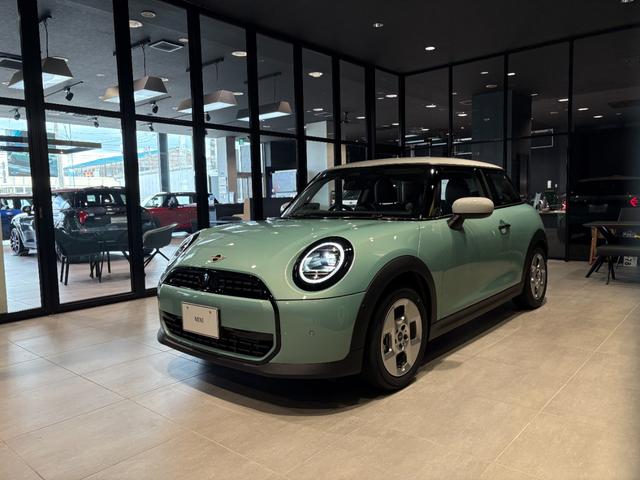 MINI クーパーC クラシック・トリム MINI正規ディーラー認定中古車 2年間走行距離無制限保証 3ドア DCT(11枚目)