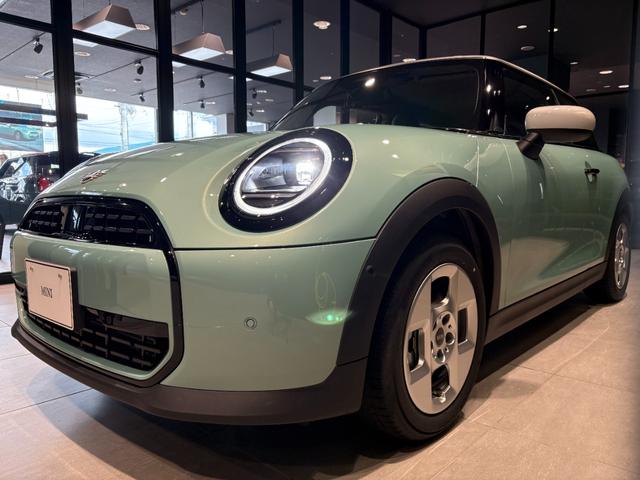 MINI クーパーC クラシック・トリム MINI正規ディーラー認定中古車 2年間走行距離無制限保証 3ドア DCT(16枚目)