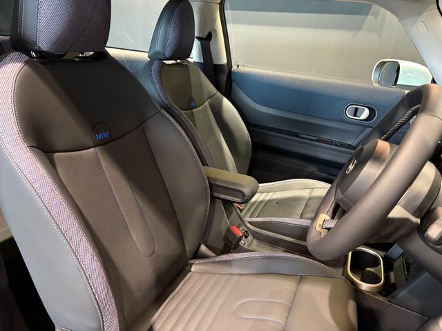 MINI クーパーC クラシック・トリム MINI正規ディーラー認定中古車 2年間走行距離無制限保証 3ドア DCT(23枚目)