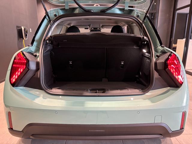 MINI クーパーC クラシック・トリム MINI正規ディーラー認定中古車 2年間走行距離無制限保証 3ドア DCT(24枚目)