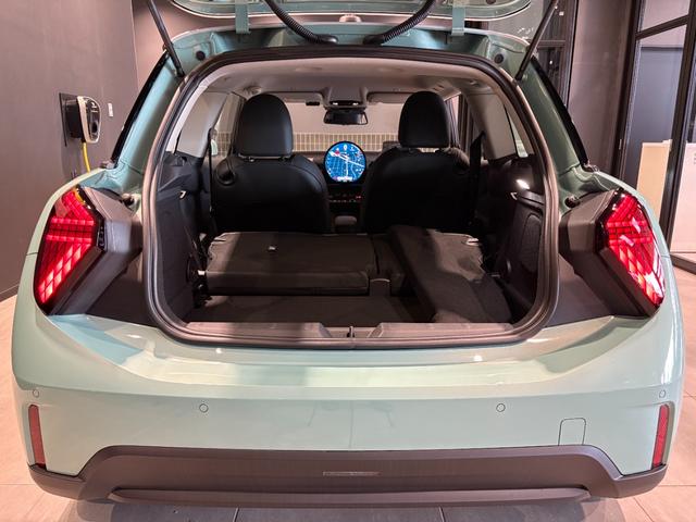 MINI クーパーC クラシック・トリム MINI正規ディーラー認定中古車 2年間走行距離無制限保証 3ドア DCT(26枚目)