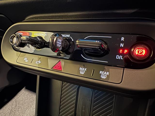 MINI クーパーC クラシック・トリム MINI正規ディーラー認定中古車 2年間走行距離無制限保証 3ドア DCT(42枚目)