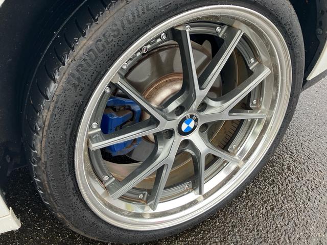 Ｘ４ ｘＤｒｉｖｅ　３０ｉ　４ＷＤ　純正ＨＤＤナビ　フルセグＴＶ　全方位カメラ　Ｂｌｕｅｔｏｏｔｈオーディオ　ドライブレコーダー　サンルーフ　純正１９インチアルミ　ＬＥＤヘッドライト　レザーシート　スマートキー　プッシュスタート（30枚目）