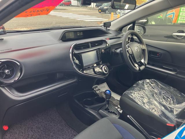 アクア Ｓ　スマートエントリーＰＫＧ　純正メモリーナビ　ワンセグＴＶ　バックカメラ　Ｂｌｕｅｔｏｏｔｈオーディオ　ＥＴＣ　ドライブレコーダー　スマートキー　プッシュスタート　オートエアコン　ハイブリッド（12枚目）