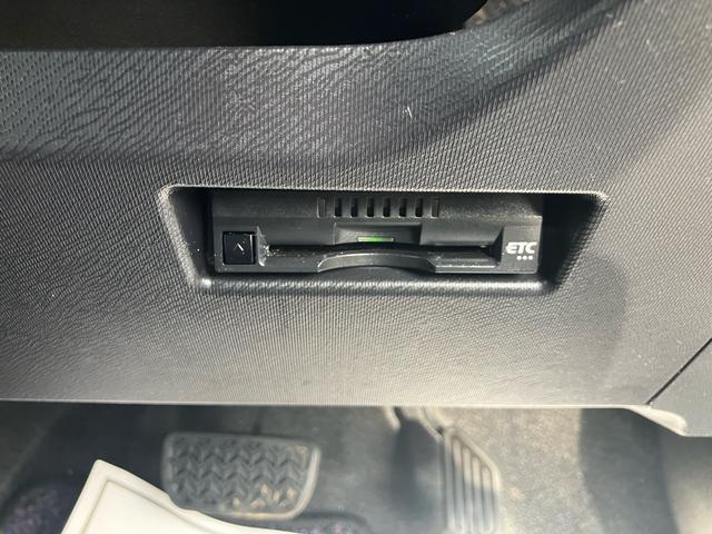 アクア Ｓ　スマートエントリーＰＫＧ　純正メモリーナビ　ワンセグＴＶ　バックカメラ　Ｂｌｕｅｔｏｏｔｈオーディオ　ＥＴＣ　ドライブレコーダー　スマートキー　プッシュスタート　オートエアコン　ハイブリッド（22枚目）