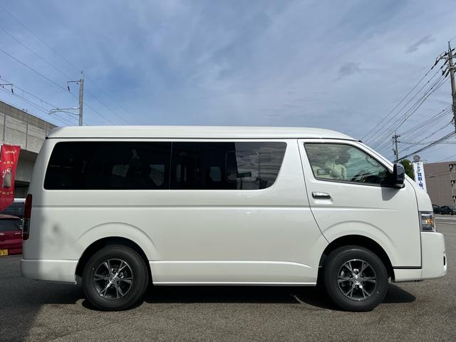 ハイエースワゴン ＧＬ　寒冷地仕様　パワースライドドア　ＬＥＤヘッドランプ　パノラミックビューモニター　デジタルインナーミラー　小窓あり　スマートキー２個　フロントガラス＆ドアミラーヒーター（12枚目）