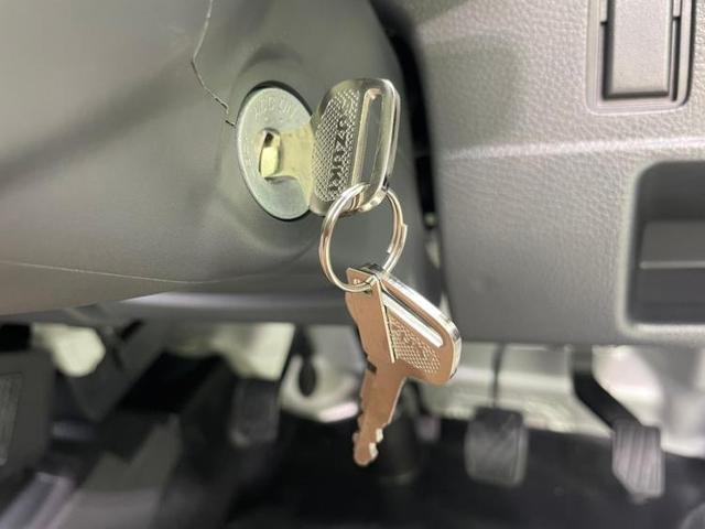 4WD KC 届出済未使用車/横滑り防止装置/エアバッグ 運転席/エアバッグ 助手席/衝突安全ボディ/パワーウインドウ/パワーステアリング/オートライト/禁煙車/4WD/取扱説明書・保証書/ユーザー買取車(14枚目)