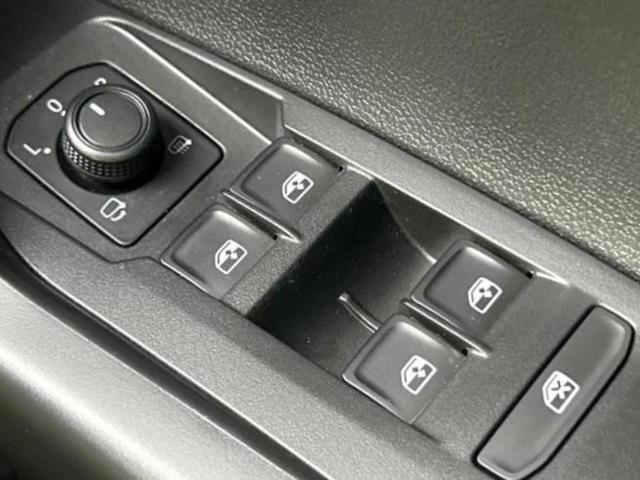 ポロ ＴＳＩアクティブ　保証書／純正　９インチ　ナビ／衝突安全装置／車線逸脱防止支援システム／ドライブレコーダー　前後／ヘッドランプ　ＬＥＤ／Ｂｌｕｅｔｏｏｔｈ接続／ＥＴＣ／ＥＢＤ付ＡＢＳ／横滑り防止装置　ターボ　ドラレコ（31枚目）