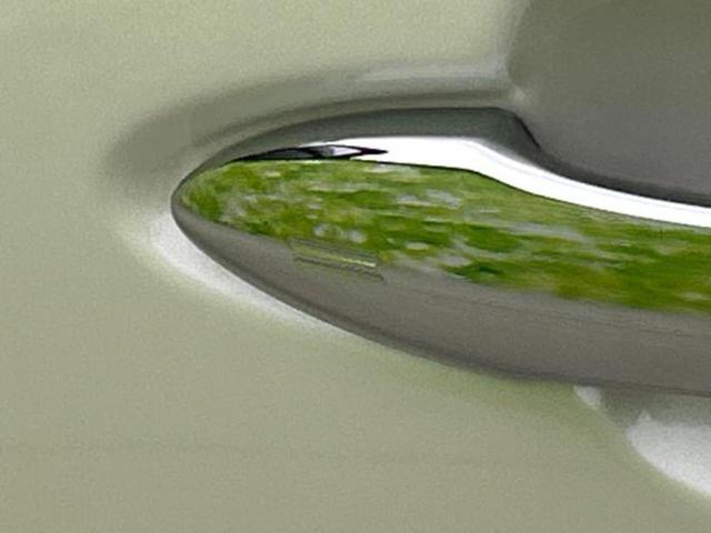 ハリアーハイブリッド 4WD Z 新品タイヤ/JBL/保証書/純正 SDナビ/デジタルインナーミラー/衝突安全装置/パノラミックビューモニター/車線逸脱防止支援システム/シート ハーフレザー/パーキングアシスト バックガイド 4WD(52枚目)