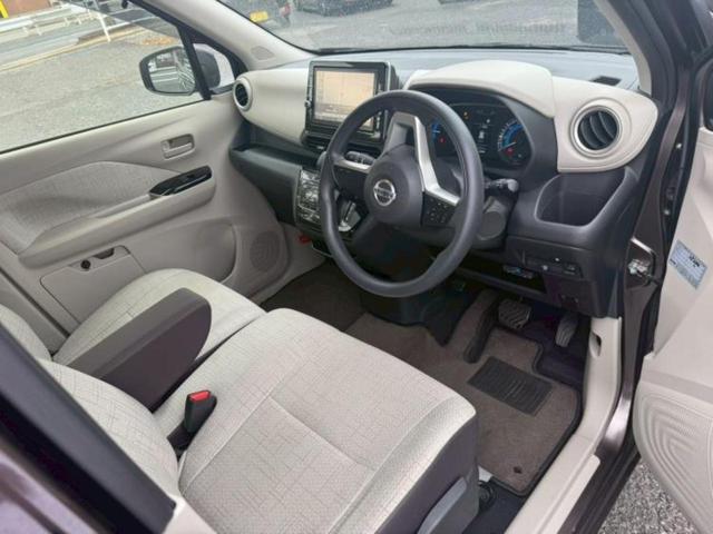 デイズ X 新品タイヤ/保証書/純正 9インチ SDナビ/アラウンドビューモニター/ドライブレコーダー 前後/ETC/EBD付ABS/横滑り防止装置/アイドリングストップ/バックモニター/フルセグTV/DVD(4枚目)