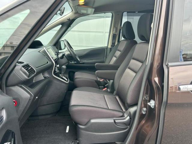 セレナ ハイウェイスターＧ　新品タイヤ／保証書／純正　９インチ　ＳＤナビ／フリップダウンモニター／衝突安全装置／両側電動スライドドア／アラウンドビューモニター／車線逸脱防止支援システム／パーキングアシスト　自動操舵　全周囲カメラ（5枚目）