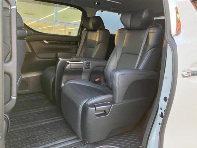 アルファード Ｓ　Ｃパッケージ　新品タイヤ／保証書／ディスプレイオーディオ＋ナビ／フリップダウンモニター　純正　１１．５インチ／トヨタセーフティセンス／両側電動スライドドア／エアーシート　前席／車線逸脱防止支援システム　バックカメラ（7枚目）