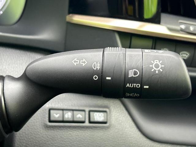 クラウンスポーツ 4WD Z 純正エアロ/保証書/純正 11.6インチ SDナビ/デジタルインナーミラー/トヨタセーフティセンス/シートヒーター/全方位モニター/車線逸脱防止支援システム/シート フルレザー 革シート 全周囲カメラ(17枚目)