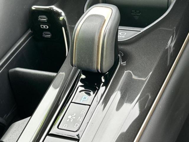 クラウンスポーツ 4WD Z 純正エアロ/保証書/純正 11.6インチ SDナビ/デジタルインナーミラー/トヨタセーフティセンス/シートヒーター/全方位モニター/車線逸脱防止支援システム/シート フルレザー 革シート 全周囲カメラ(18枚目)