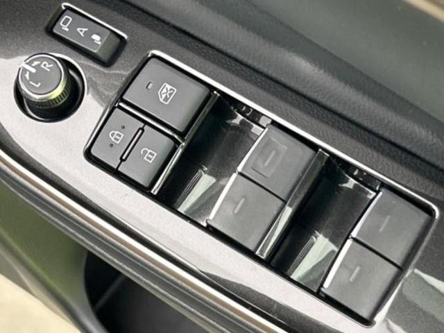 クラウンスポーツ 4WD Z 純正エアロ/保証書/純正 11.6インチ SDナビ/デジタルインナーミラー/トヨタセーフティセンス/シートヒーター/全方位モニター/車線逸脱防止支援システム/シート フルレザー 革シート 全周囲カメラ(36枚目)