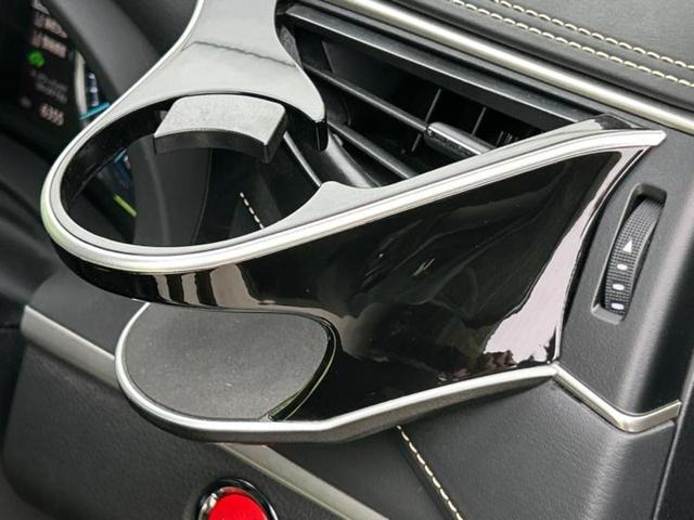 ハリアーハイブリッド ４ＷＤプレミアム　サンルーフ／保証書／純正　９インチ　ＳＤナビ／衝突安全装置／車線逸脱防止支援システム／シート　ハーフレザー／パーキングアシスト　バックガイド／電動バックドア／ヘッドランプ　ＬＥＤ　衝突被害軽減システム（41枚目）