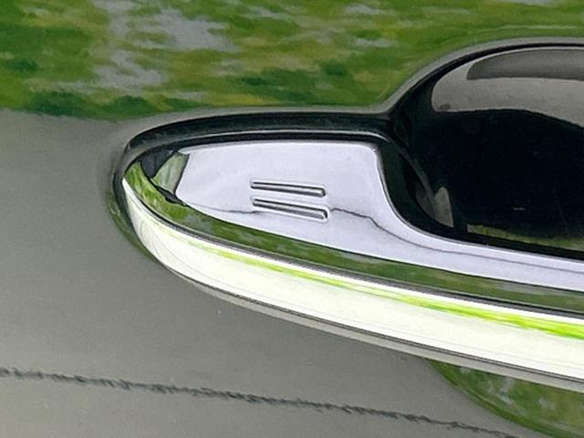 ハリアーハイブリッド ４ＷＤプレミアム　サンルーフ／保証書／純正　９インチ　ＳＤナビ／衝突安全装置／車線逸脱防止支援システム／シート　ハーフレザー／パーキングアシスト　バックガイド／電動バックドア／ヘッドランプ　ＬＥＤ　衝突被害軽減システム（49枚目）