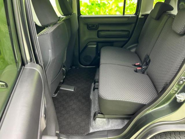 ＷＥＣＡＲＳでは各商談席に大型モニターをご用意しております！見やすい大画面でゆったりと全国の在庫をご覧いただけます！是非ご来店お待ちしております！