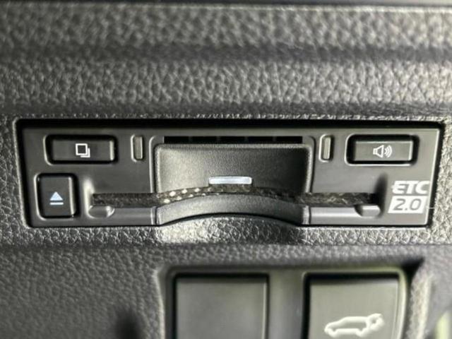 カローラクロス ハイブリッドZ 保証書/ディスプレイオーディオ10インチ/シートヒーター/車線逸脱防止支援システム/シート ハーフレザー/電動バックドア/ドライブレコーダー 前後/ヘッドランプ LED/USBジャック バックカメラ(18枚目)