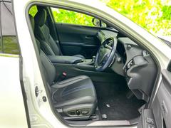 「この車の写真をもっと見たい」「状態が気になる」「この装備はついている？」どんな小さな疑問でもお気軽にお問い合わせください！ 4