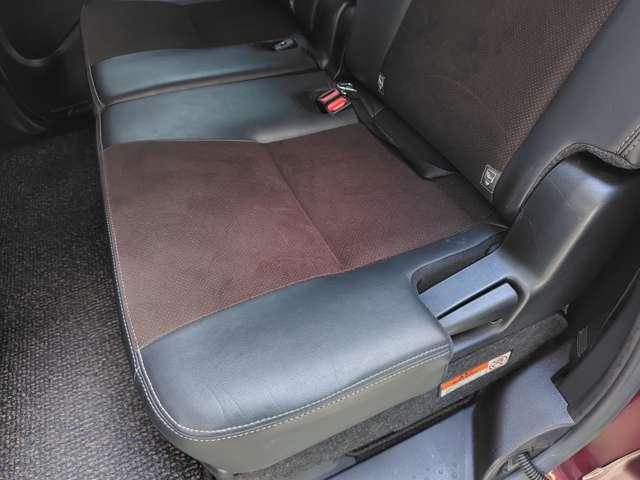 シエンタ ハイブリッドＧ　クエロ　ユーザー買取車　シートヒーター　ステアリングヒーター　全方位カメラ（9枚目）