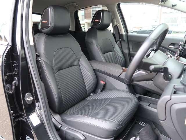 オーラ Ｇ　ＦＯＵＲ　レザーエディション　４ＷＤ　寒冷地仕様　ＡＣＣ　シートヒーター　フルセグ地デジナビ　３６０度カメラ　ＢＯＳＥサウンドスピーカー　エマージェンシーブレーキ　インテリジェントキー　プッシュスタート　アイドリングストップ（8枚目）