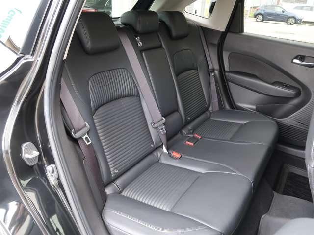 オーラ Ｇ　ＦＯＵＲ　レザーエディション　４ＷＤ　寒冷地仕様　ＡＣＣ　シートヒーター　フルセグ地デジナビ　３６０度カメラ　ＢＯＳＥサウンドスピーカー　エマージェンシーブレーキ　インテリジェントキー　プッシュスタート　アイドリングストップ（47枚目）