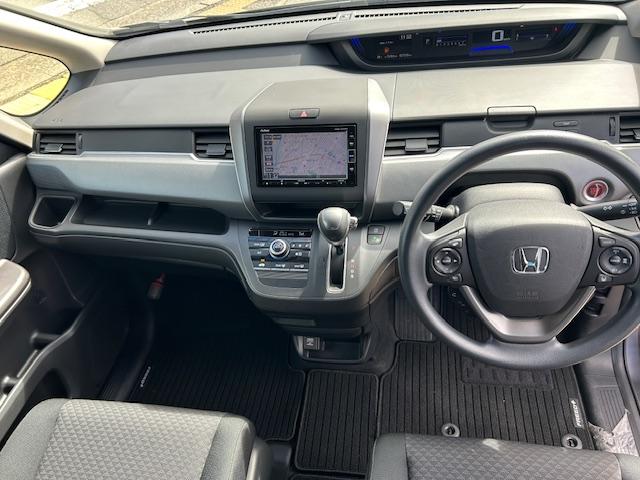 フリード+ G・ホンダセンシング ナビ/Bカメラ/ETC/ホンダセンシング(3枚目)