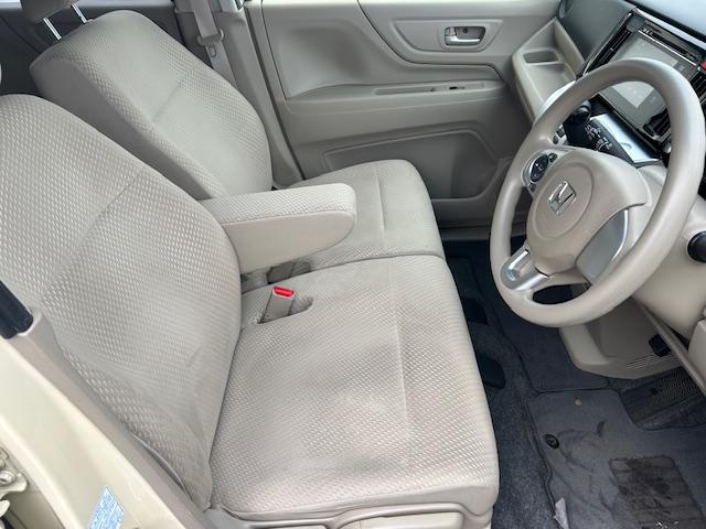 ���S�n�̗ǂ��t�����g�V�[�g�ł��B�������L�X�Ƃ��Ă���܂��̂ŁA�����Ԃ̉^�]�����Â炢�ł���B