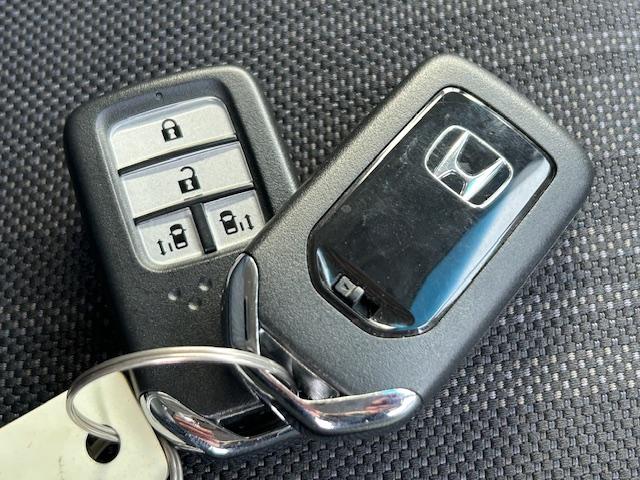 �X�}�[�g�L�[�͌g�т��Ă��邾���ŁA�h�A�̎{���A�����A�G���W���̎n�����ł��܂��B