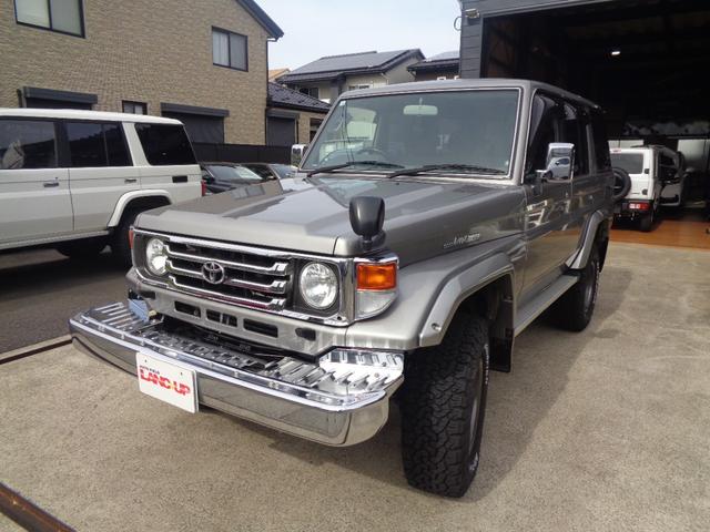 TOYOTA LAND CRUISER 70 ZX | 2001 | GRAY | 86189 km | details TOYOTA LAND CRUISER 70 ZX | 2001 | GRAY | 86189 km | details