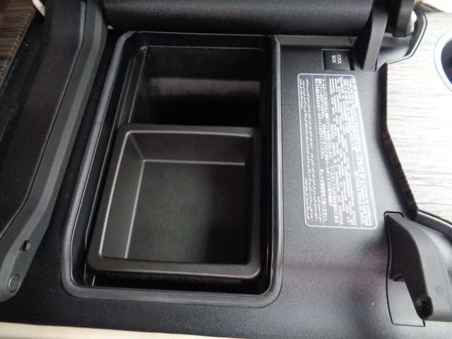 ランドクルーザー ZX モデリスタエアロ GRグリル リアエンターテイメント 全周囲カメラ アルパインデジタルインナーミラー シートヒーターエアコン サンルーフ 禁煙車 ワンオーナー 100V電源 パワーシート 3列シート(24枚目)