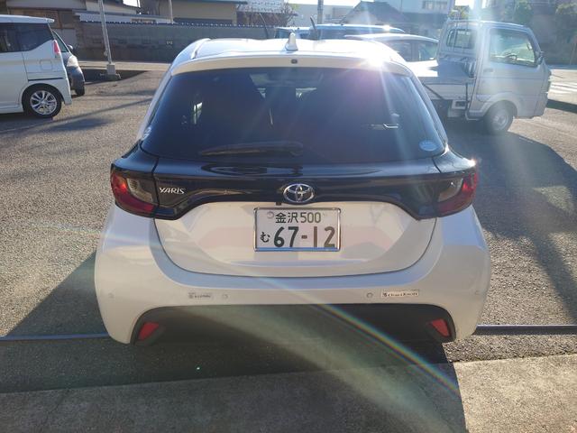 ヤリス Ｘ　走行６０００キロ台★高硬度ガラスコーティング施工済み★パノラマビューモニター★バックカメラ★純正ディスプレイナビ★ビルトインＥＴＣ★オートマチックハイビーム★ステアリングスイッチ★（6枚目）