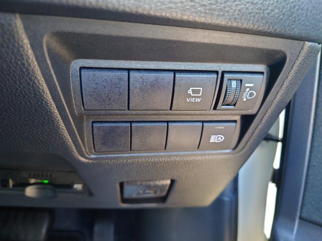 ヤリス Ｘ　走行６０００キロ台★高硬度ガラスコーティング施工済み★パノラマビューモニター★バックカメラ★純正ディスプレイナビ★ビルトインＥＴＣ★オートマチックハイビーム★ステアリングスイッチ★（27枚目）