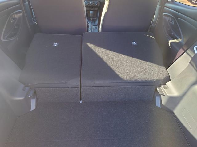 ヤリス Ｘ　走行６０００キロ台★高硬度ガラスコーティング施工済み★パノラマビューモニター★バックカメラ★純正ディスプレイナビ★ビルトインＥＴＣ★オートマチックハイビーム★ステアリングスイッチ★（35枚目）